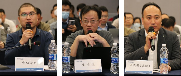 領(lǐng)導(dǎo).jpg 領(lǐng)導(dǎo).jpg